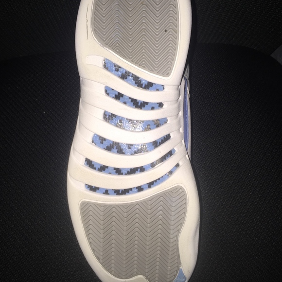 Mens Air Jordan 12 Retro in Size 10.5 - Picture 2 of 3